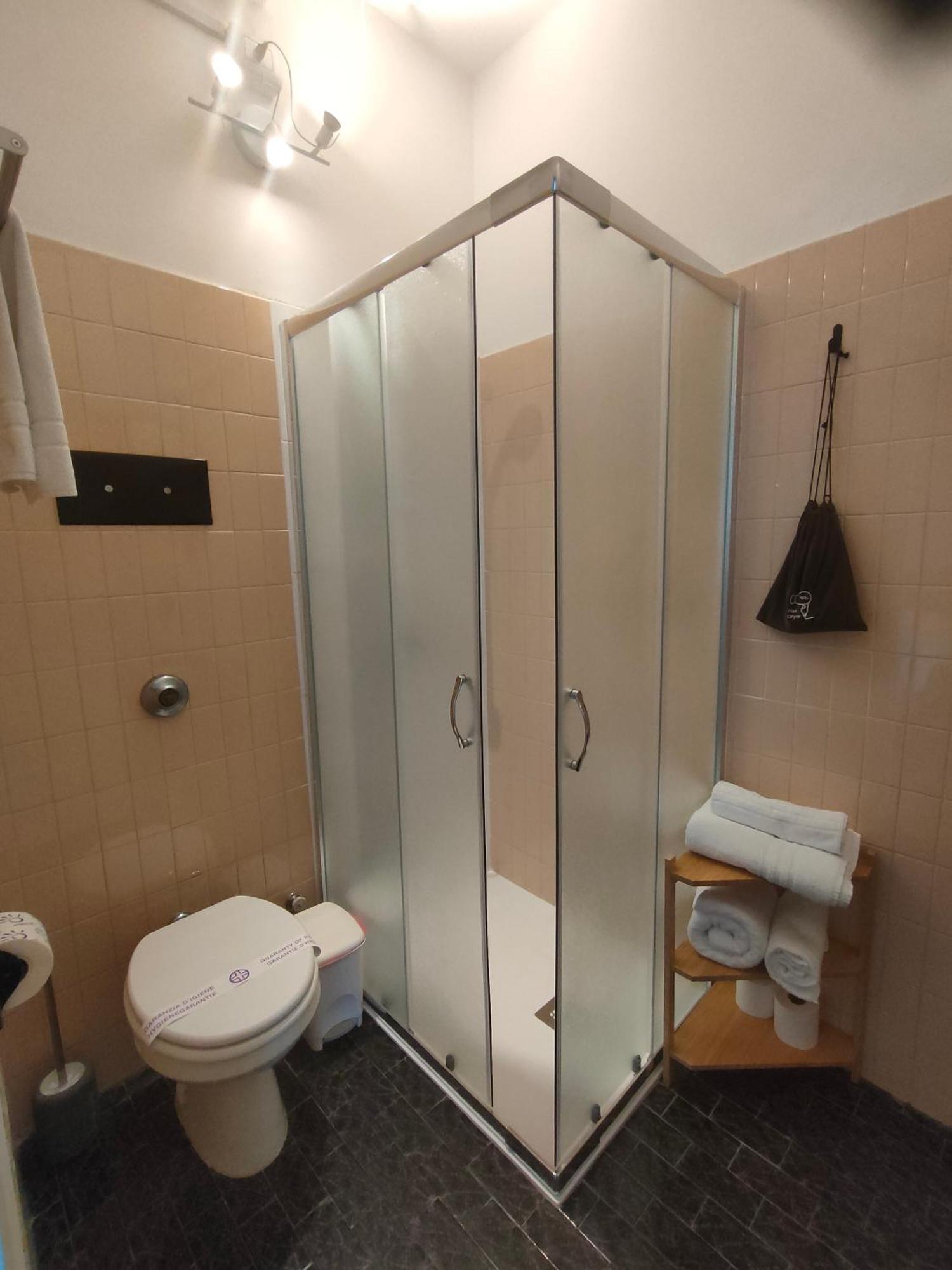 Albergo La Pescatrice Moniga del Garda Oda fotoğraf